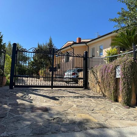 קאפוטרה Villa Dei Fiori - Casa Vacanza מראה חיצוני תמונה